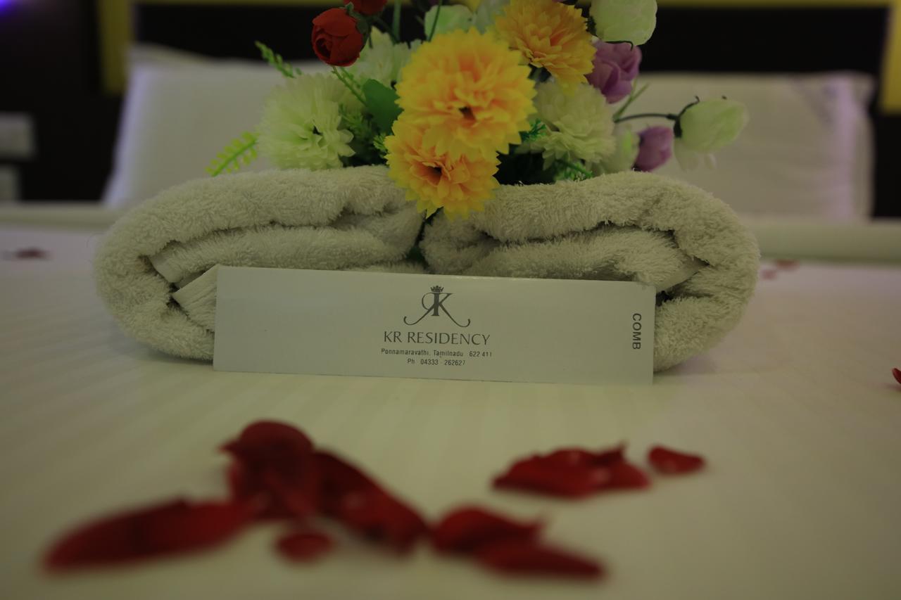 Kr Residency Hotel Kānādukāttān Eksteriør billede