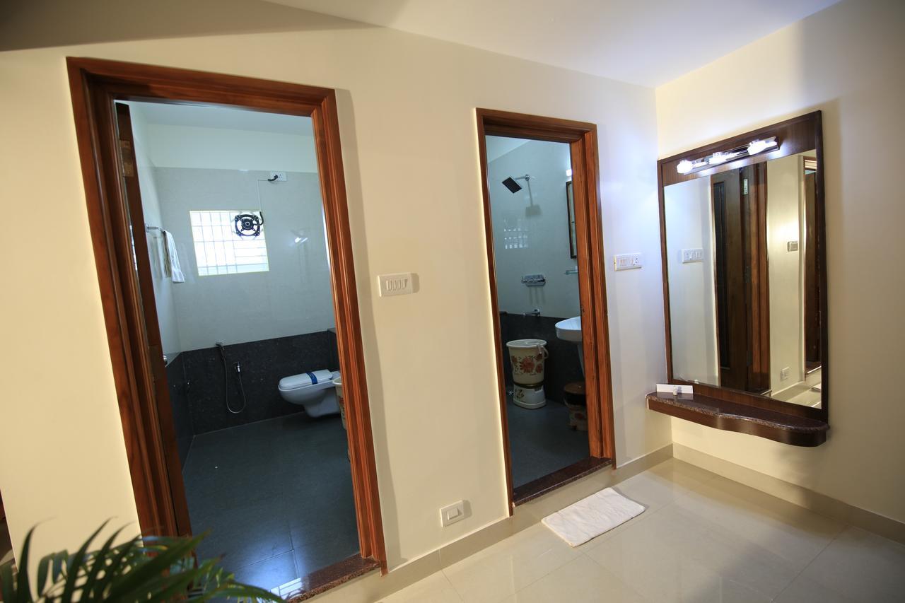 Kr Residency Hotel Kānādukāttān Eksteriør billede
